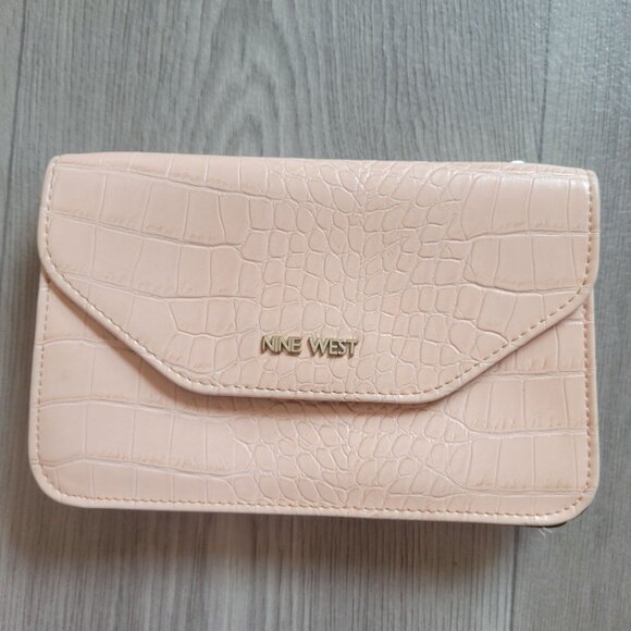 Nine West Blush Crocodile Embossed Leather Wallet With Snap & Zip Closures - Picture 2 of 7